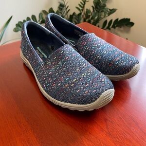 Skechers relaxed fit, air cooled memory foam sneakers